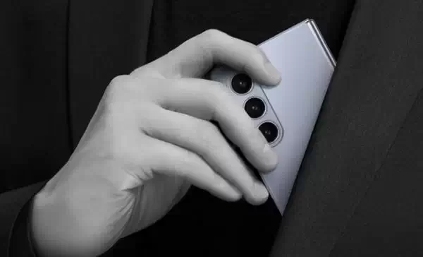 三星 Galaxy Z Flip6、Fold6 官方宣传海报曝光插图