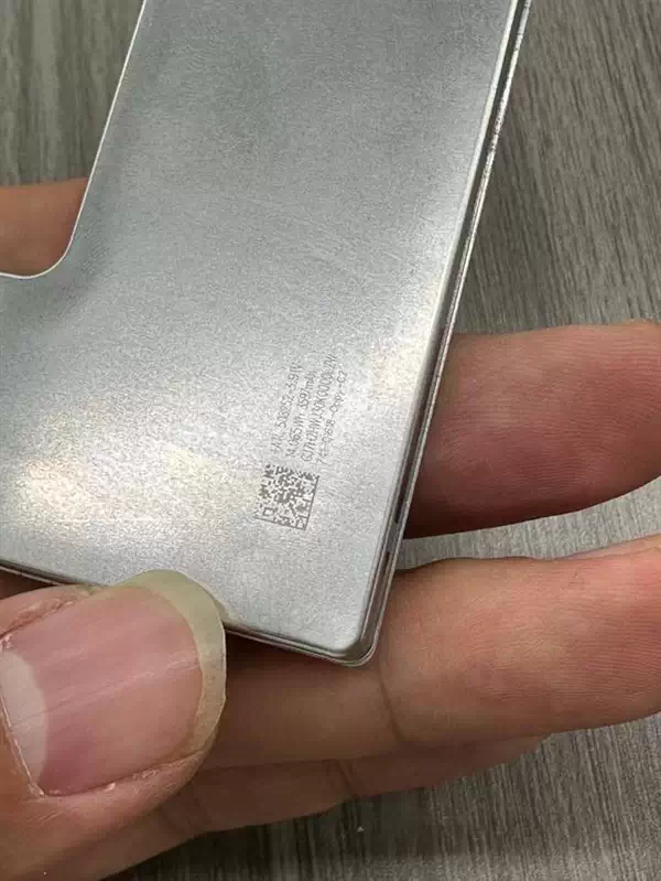 iPhone 16 Pro电池部件泄露：容量增大到3597mAh插图