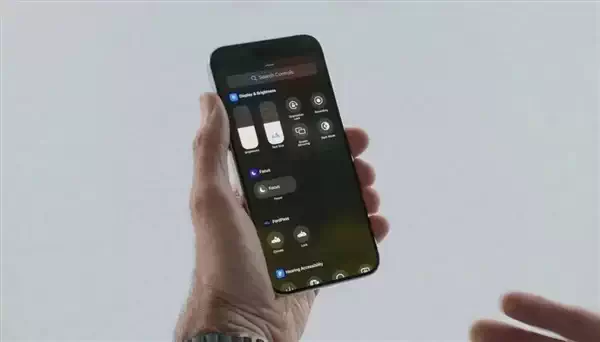 苹果终于放出AI大招！但中国iPhone用户今年用不上了插图