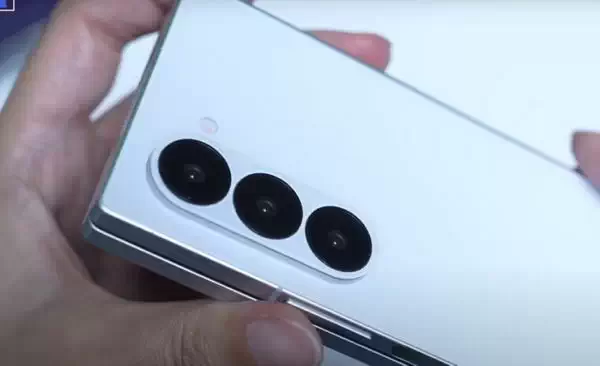 三星 Galaxy Z Fold6 的机模来了：设计一目了然插图