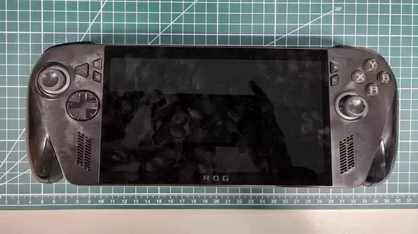 华硕监制的 Xbox 游戏掌机照片曝光