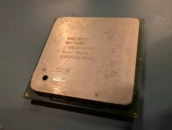 教程：DIY 组装电脑的 7 种必备用品