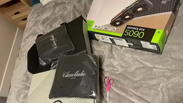 乌龙事件？美国电脑城曝出 GeForce RTX 5090 诈骗