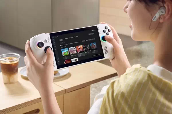 微软发布两款 Xbox Ally Windows 游戏掌机：将于 2025 年推出